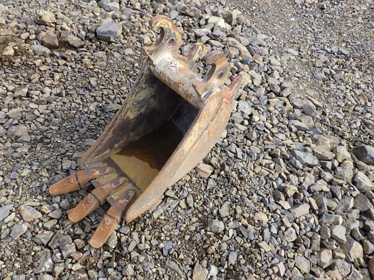 john-deere-12-image-1