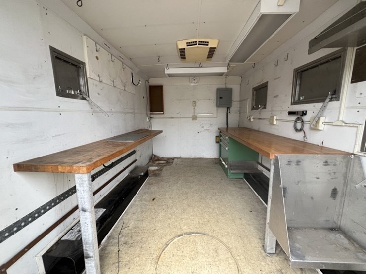 1995-cargo-wells-image-21