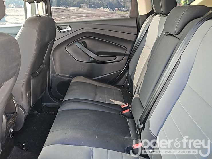 2016-ford-escape-image-18