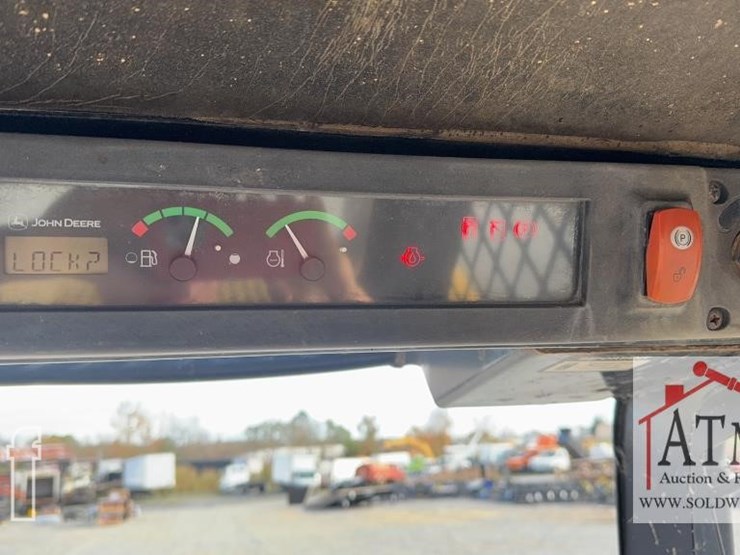 2008-deere-320-image-18