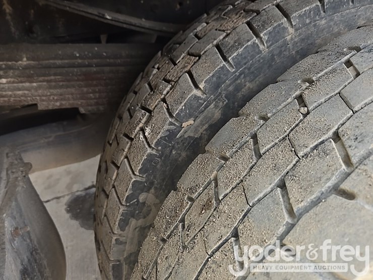 2014-dodge-service-truck-image-37