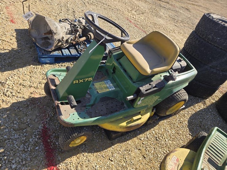 john-deere-la-image-1