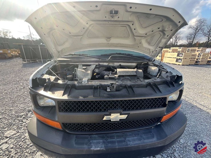 2012-chevrolet-express-van-image-41