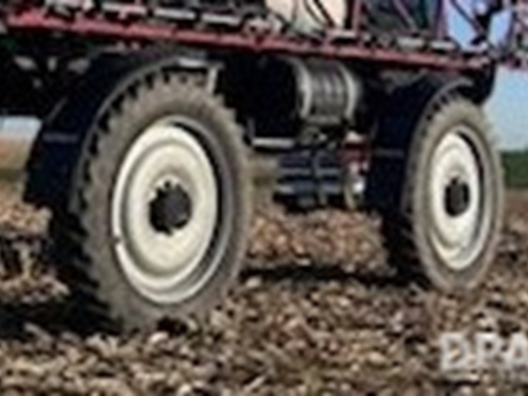 2011-case-ih-patriot-3330-image-12