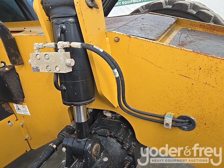 2019-caterpillar-tl1255d-image-78