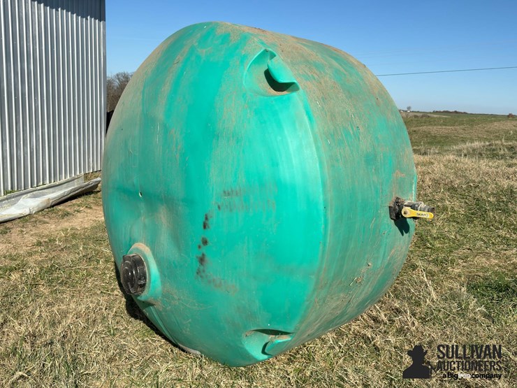 snyder-vertical-round-poly-tank-image-12