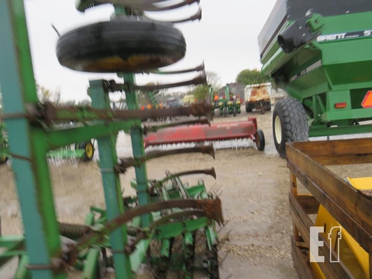 john-deere-1100-image-3