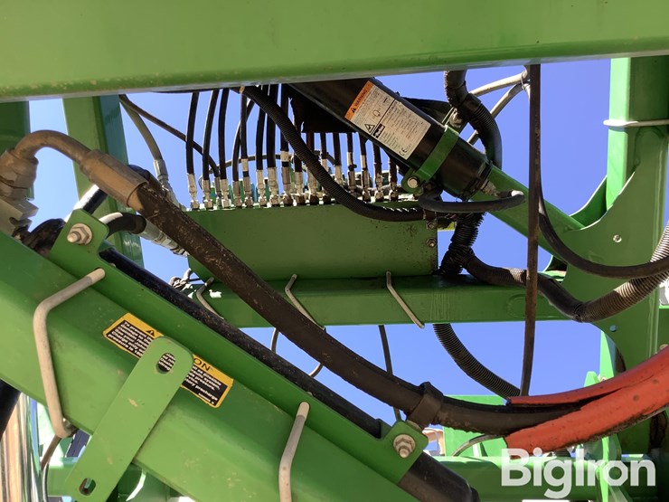 2014-john-deere-4940-image-16