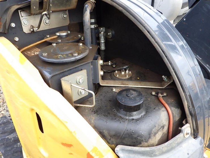 2019-deere-50g-image-15