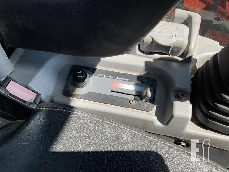 2020-kubota-svl95-2s-image-17