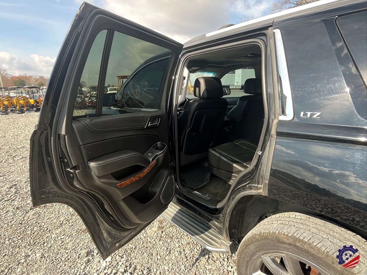 2015-chevrolet-tahoe-ltz-image-54