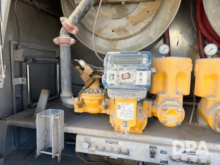 2010-ihc-workstar-petroleum-truck-(jn3389,-unit-487)-image-39