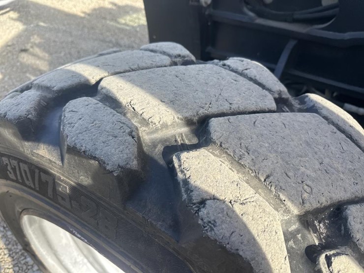 2015-jlg-g6-42a-image-49