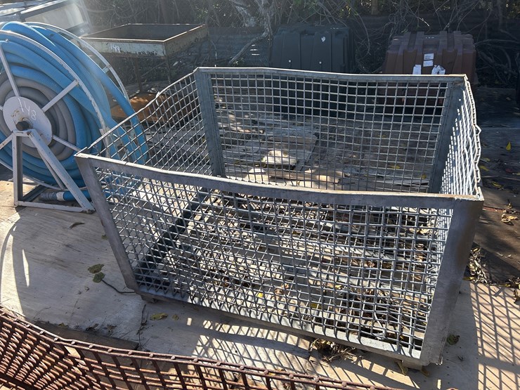 #152-•-42”-x-58”-steel-cage-image-1