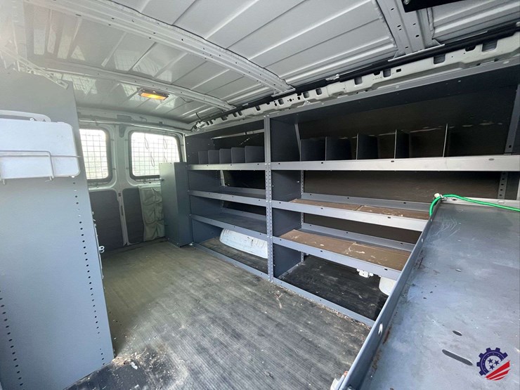 2012-chevrolet-express-van-image-35