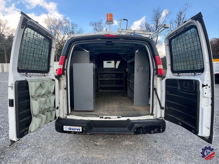 2012-chevrolet-express-van-image-26