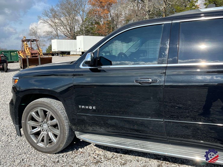 2015-chevrolet-tahoe-ltz-image-15