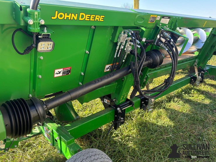 2022-john-deere-c8r-image-20