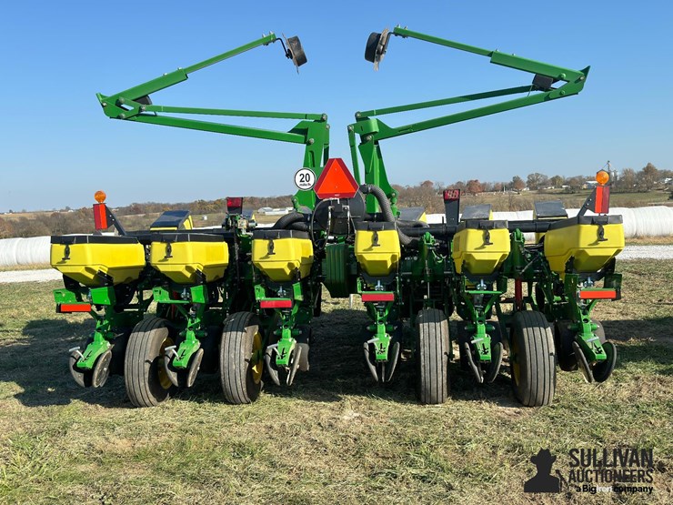 2021-john-deere-1765-image-6