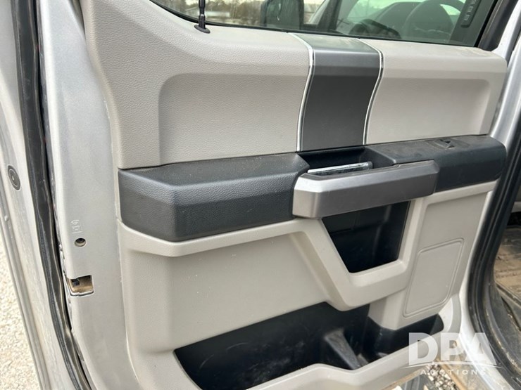 2020-ford-f150-xlt-image-24