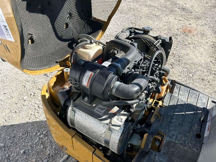 2021-caterpillar-300.9d-image-5