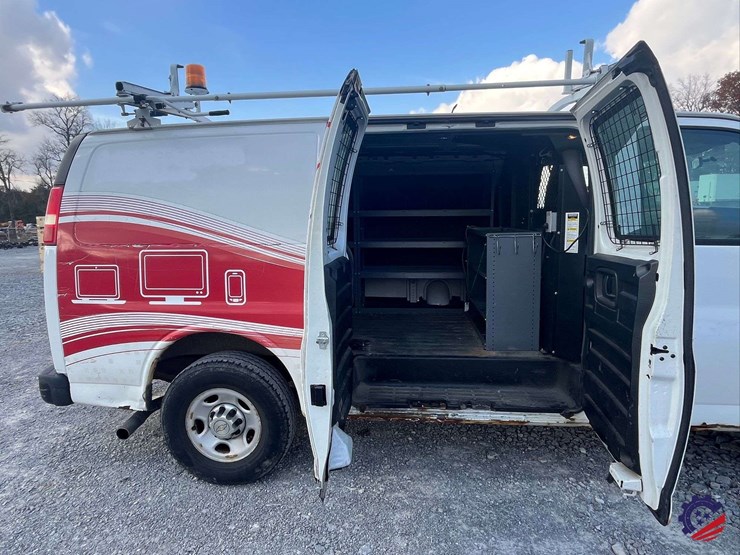 2012-chevrolet-express-van-image-33