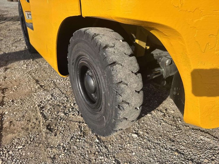 2016-yale-fork-lift-image-20