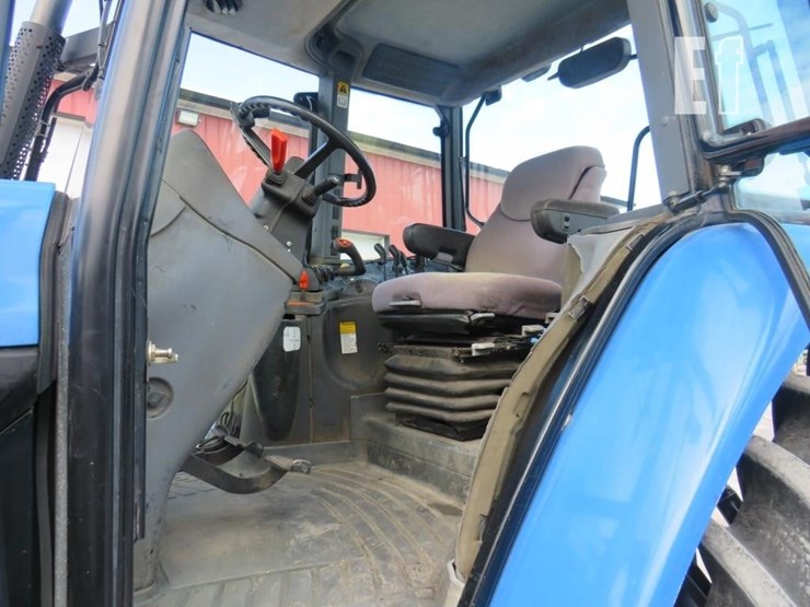 new-holland-tm150-image-19