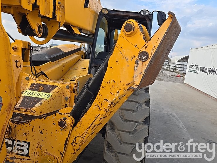 2017-jcb-512-56-image-43