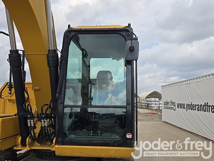 2016-caterpillar-312fgc-image-98