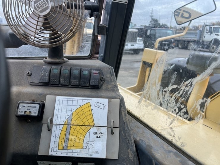 2007-gehl-dl10h44-image-16