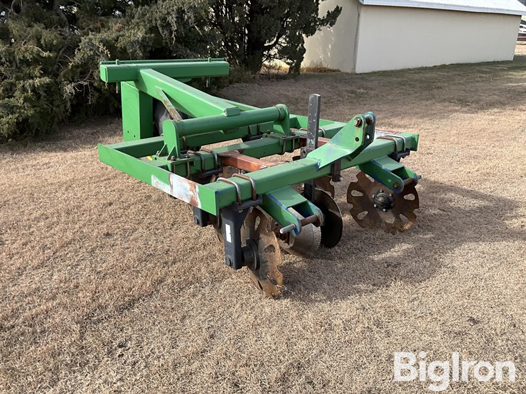 blu-jet-pivot-track-closer-image-3