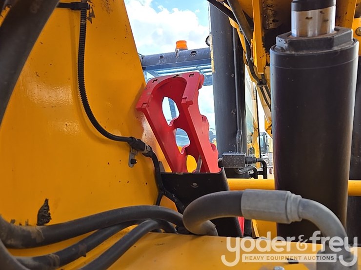 2017-jcb-512-56-image-72