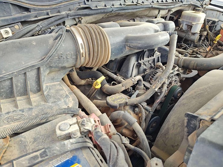 2018-ford-f550-image-16