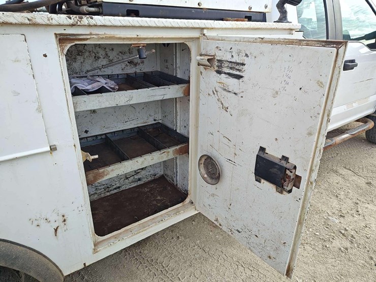 2017-ford-f550-image-45