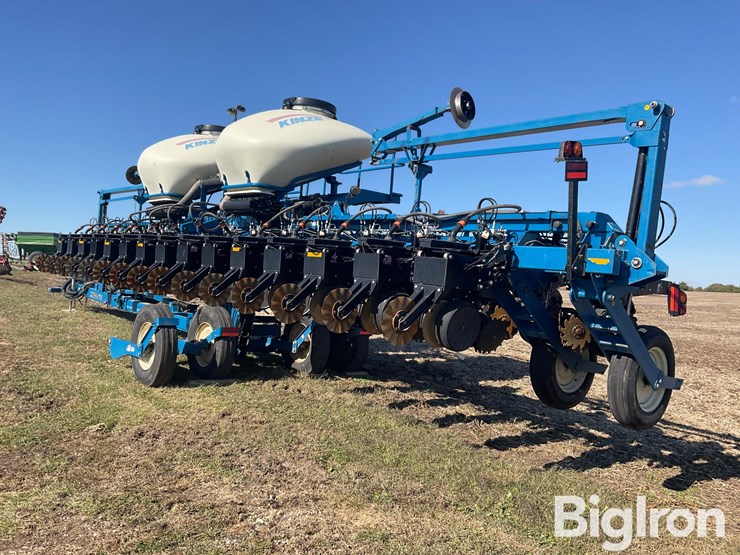 2012-kinze-3660-image-7