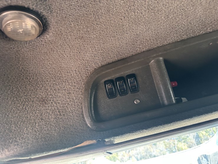 #33701-•-2011-mack-cxu-sleeper-truck-tractor-1m1aw09y4bm013132-image-73