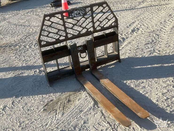 jcb-forks-and-frame-skid-steer-attachment-image-1