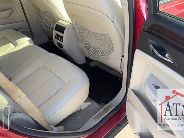 2010-cadillac-srx-image-14