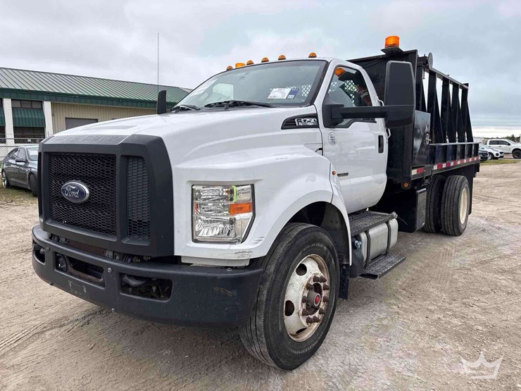 2019-ford-f750-image-1