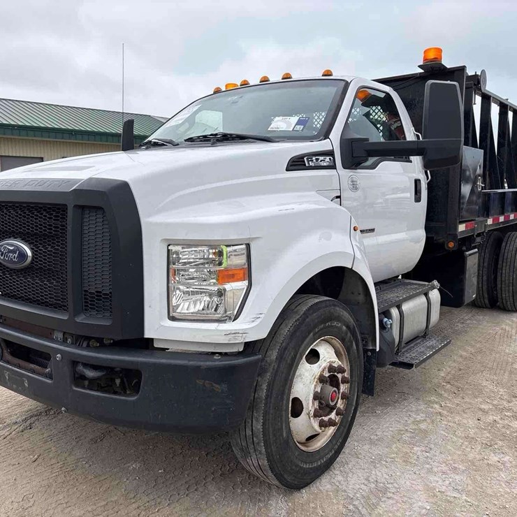 2019 FORD F750