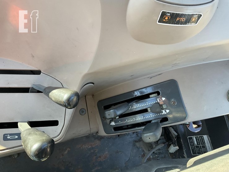 2007-kubota-m7040hdc-image-21