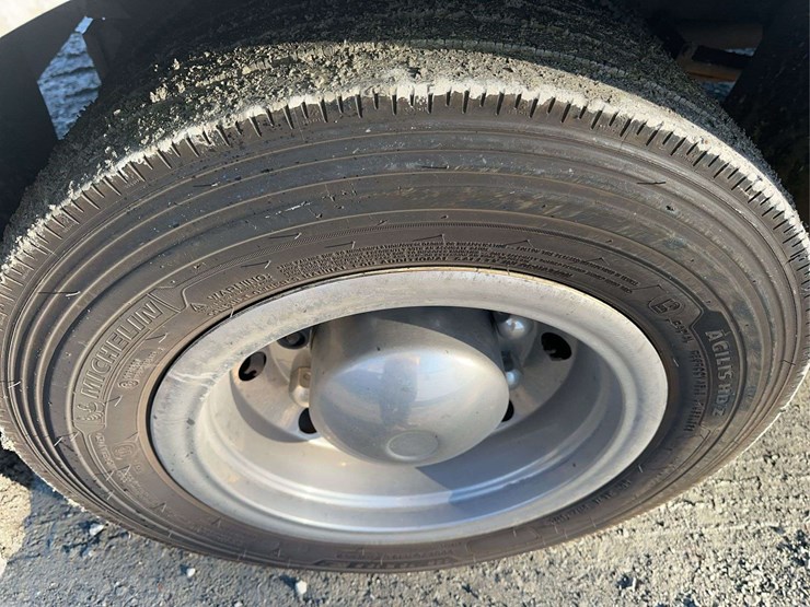 2008-freightliner-mt45-image-11