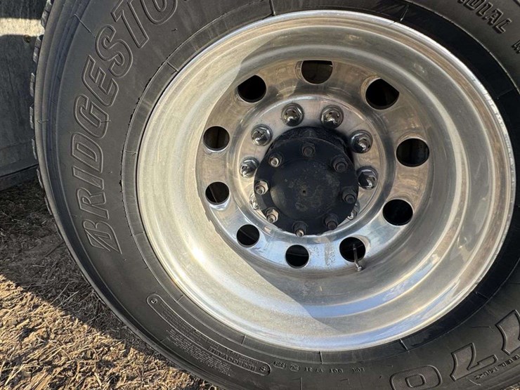 2014-peterbilt-386-image-18