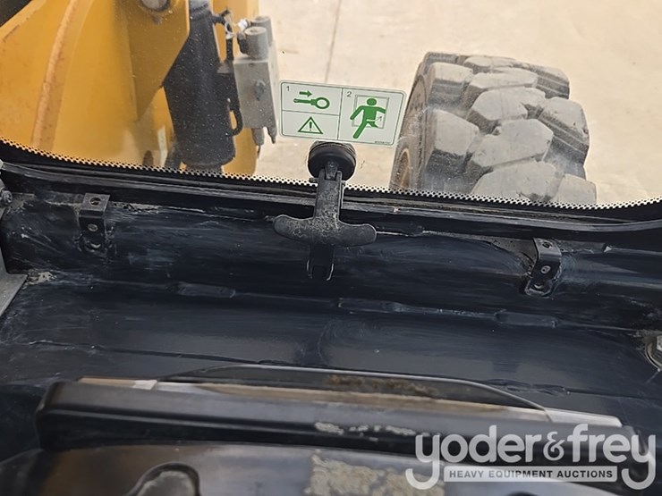 2019-caterpillar-tl1255d-image-120