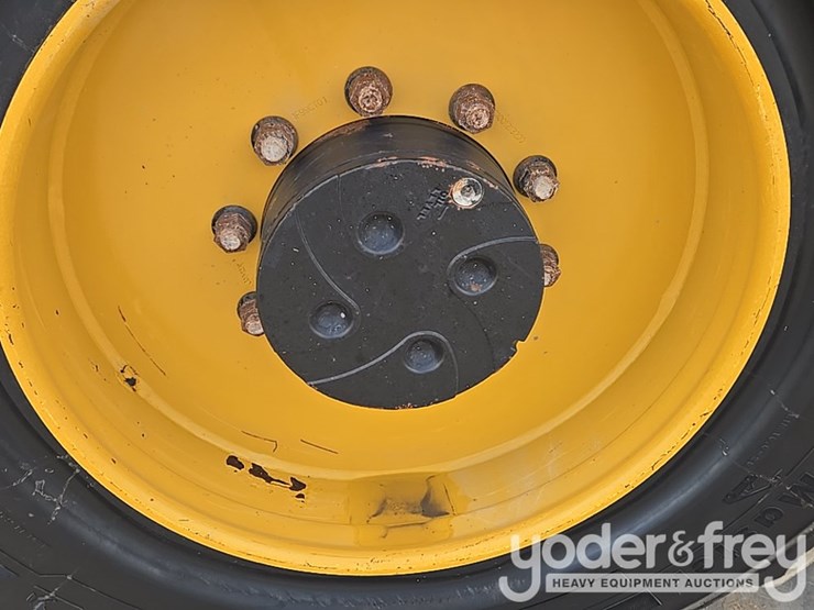 2019-caterpillar-tl1255d-image-29