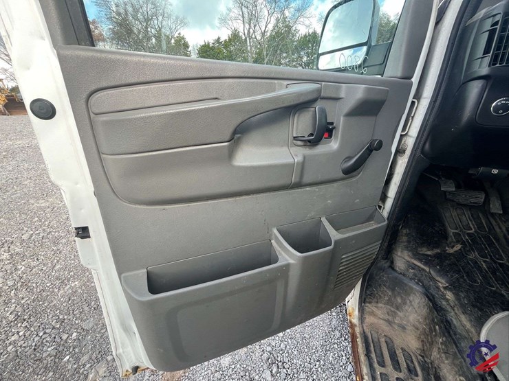 2012-chevrolet-express-van-image-55