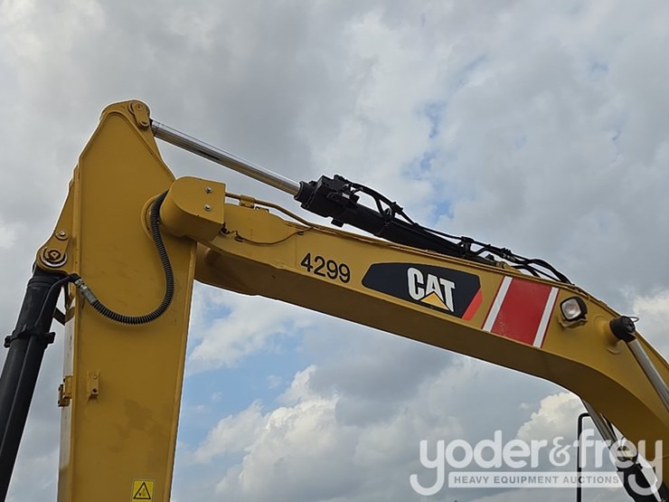 2016-caterpillar-312fgc-image-35