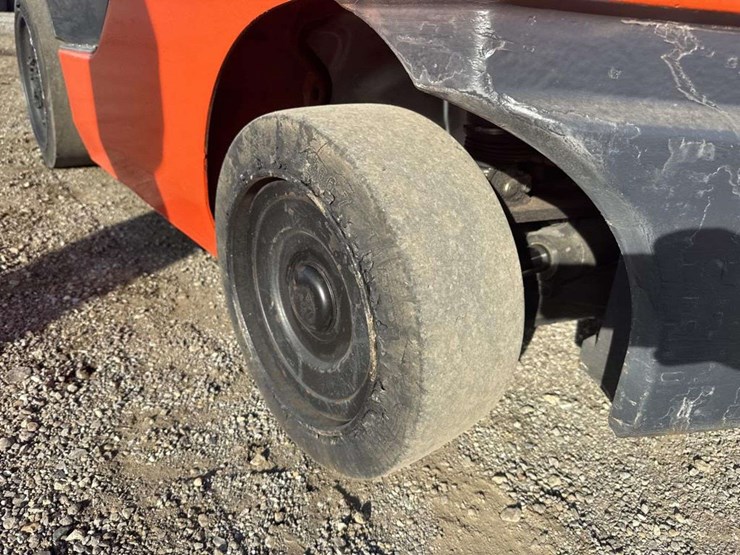 2016-toyota-fork-lift-image-15