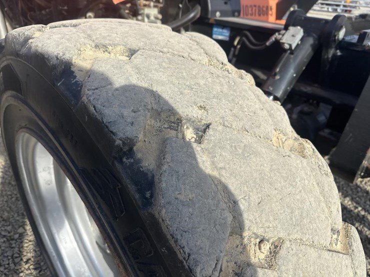 2015-jlg-g6-42a-image-51